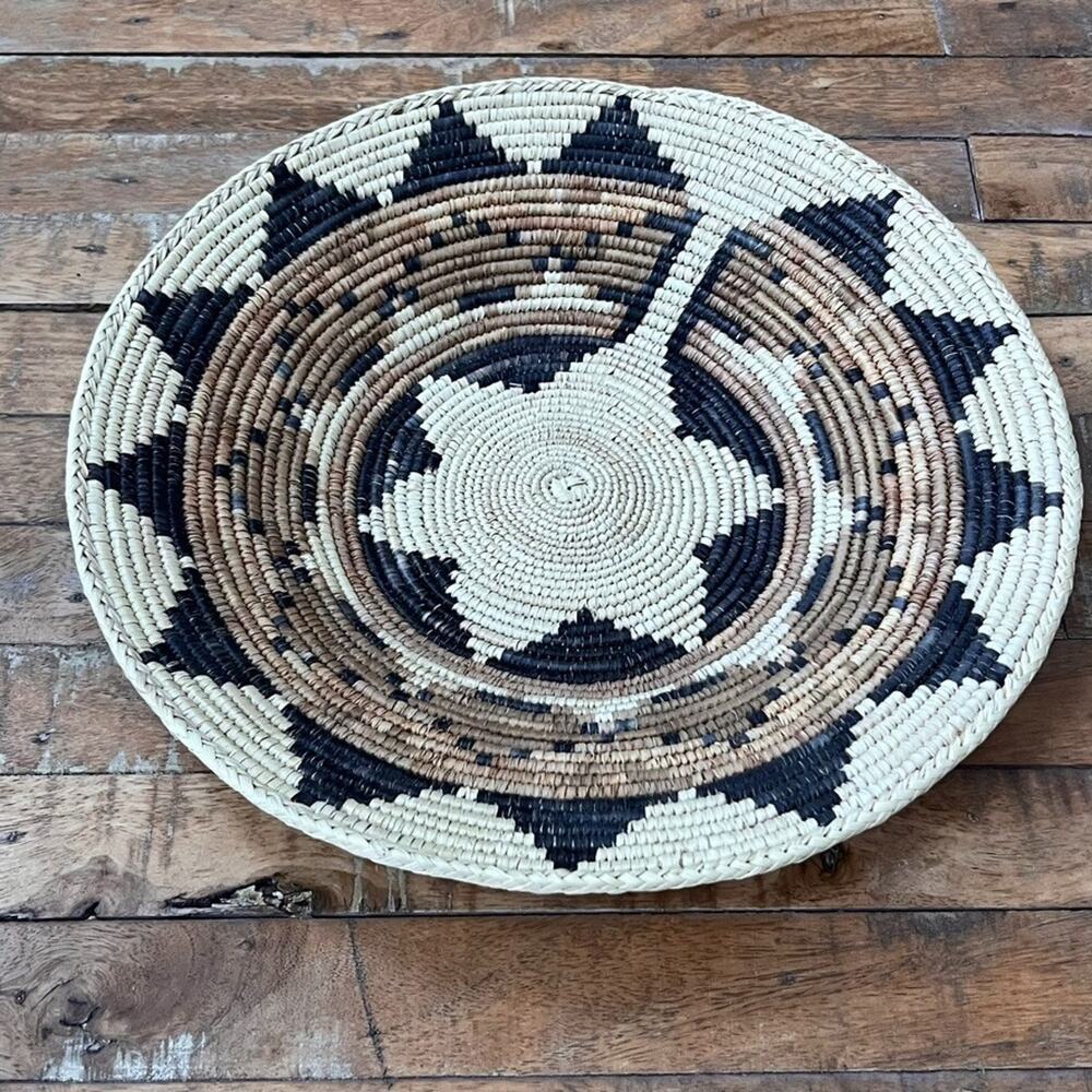 Decorative Hand-woven Wall Basket 13" Geometric Star Pattern Southwest Style